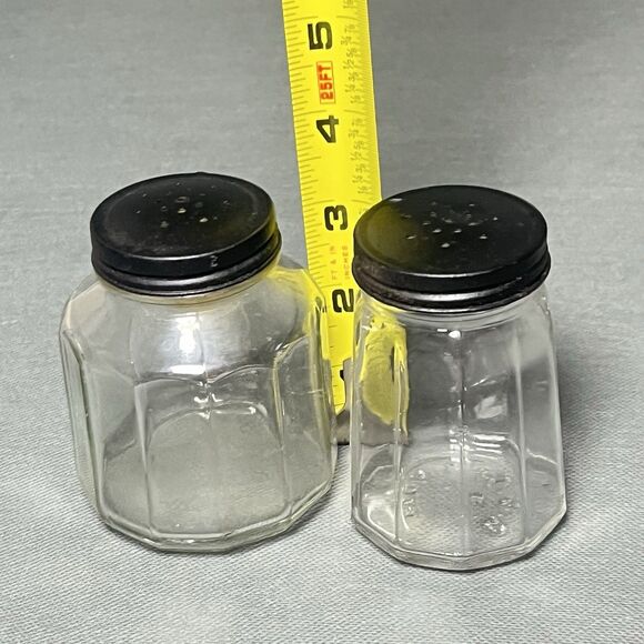 Vintage G. C. Co Paneled Clear Glass Black Metal Lid Salt & Pepper Shaker-UV - Picture 6 of 15